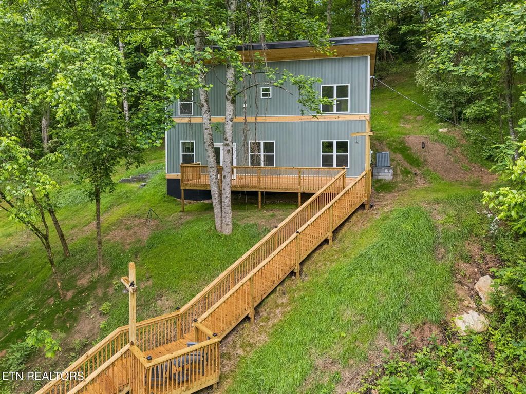 213 Hidden Valley Rd, Clinton