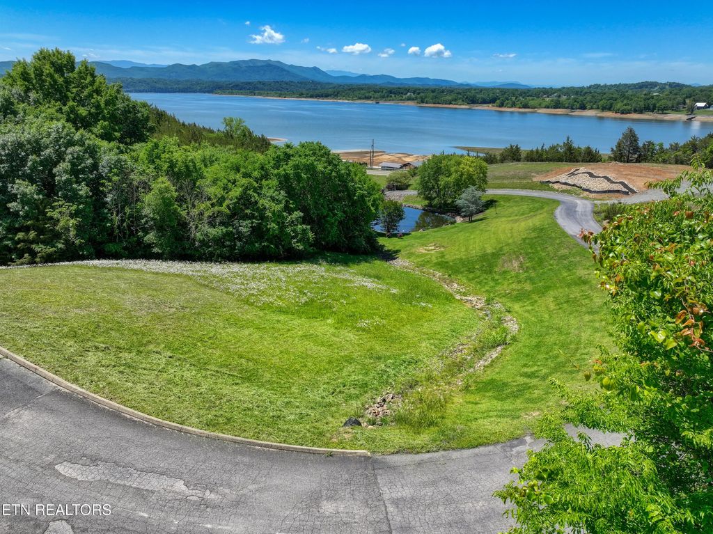 Lot 8 Emerald Pointe, Newport
