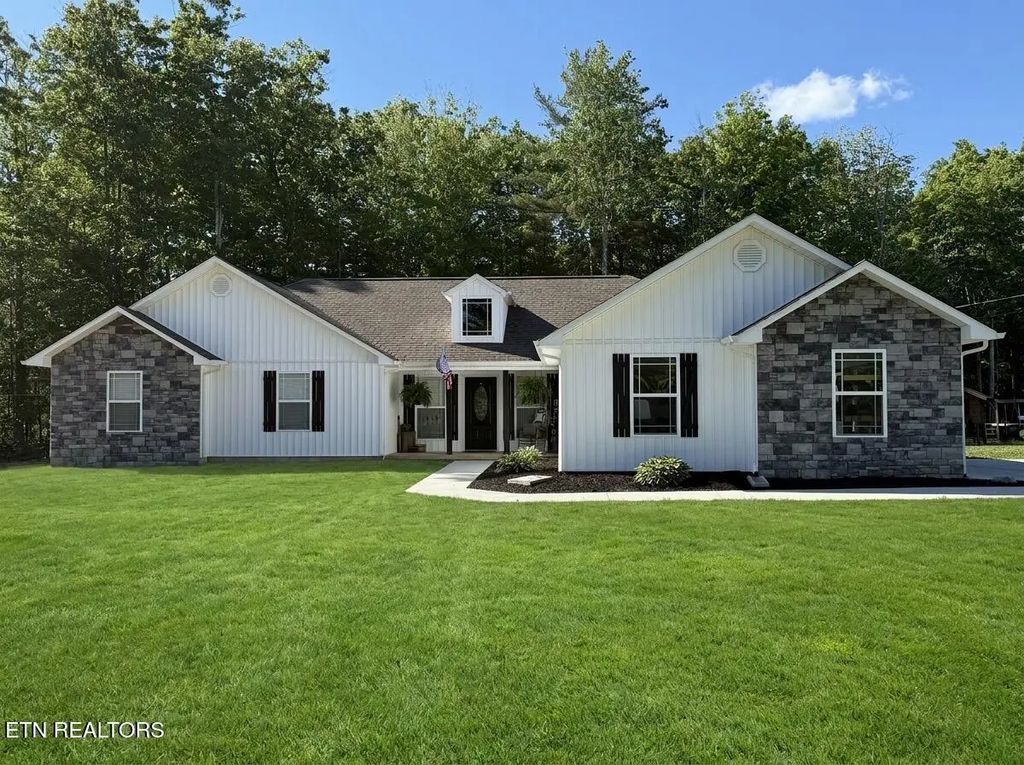 220 Kayla Lane, Oneida