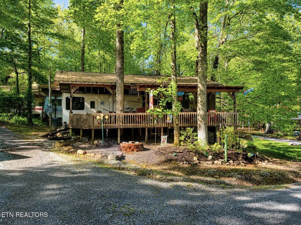 605 Lily Way, Cosby