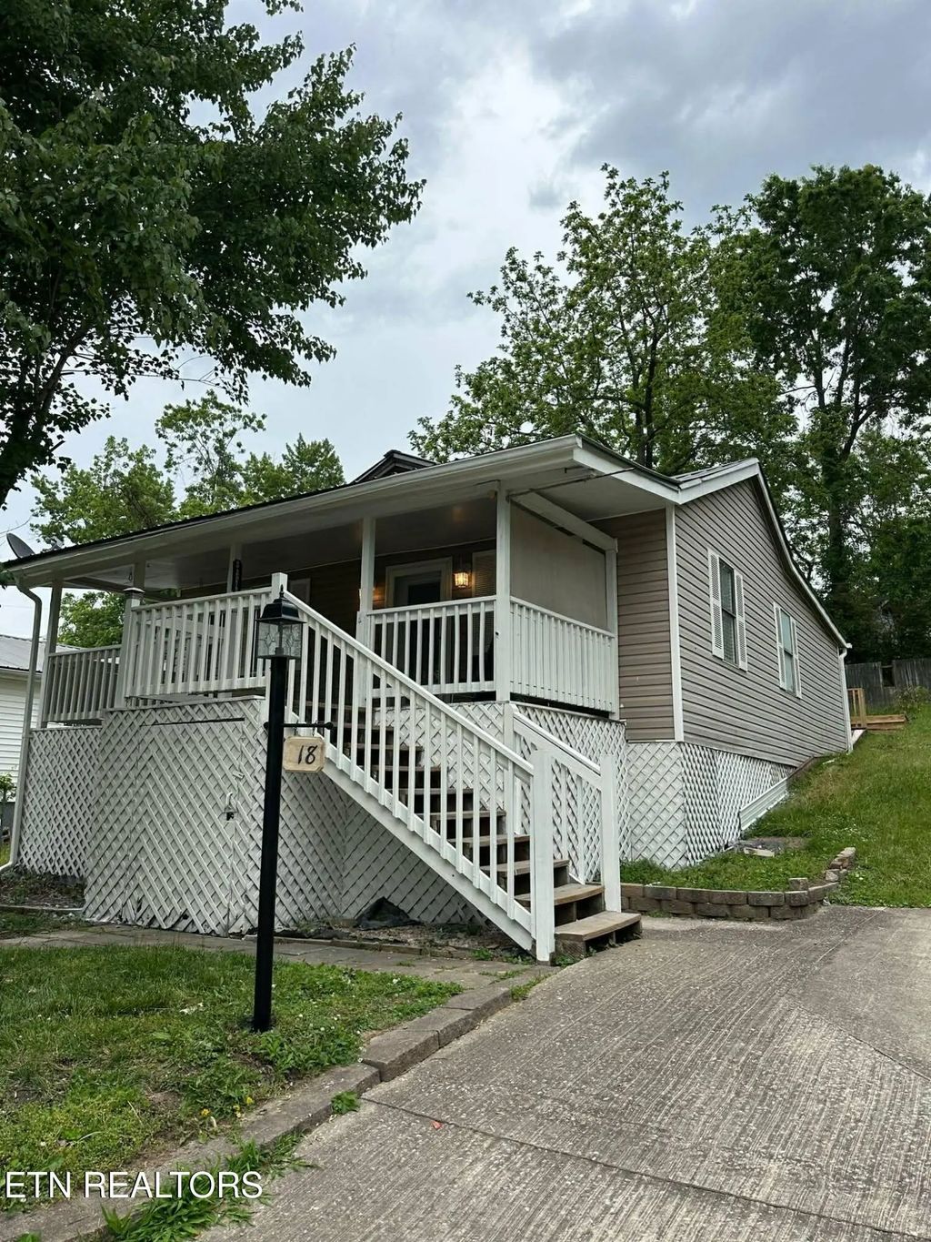 218 N Cross St, Oneida