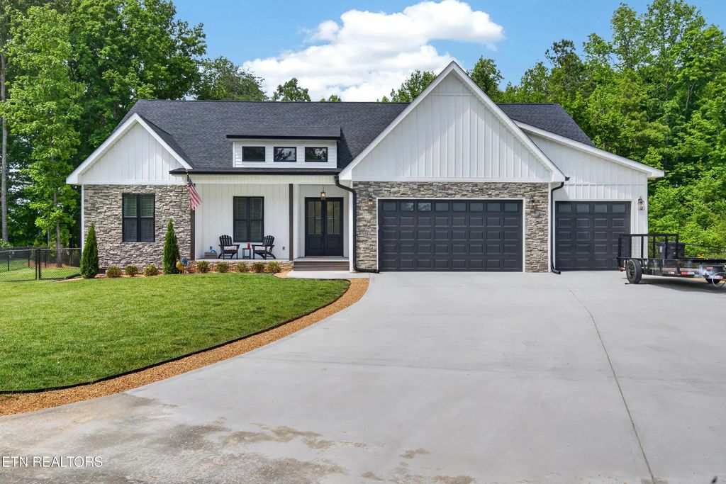 355 Shadows Lawn Drive, Athens