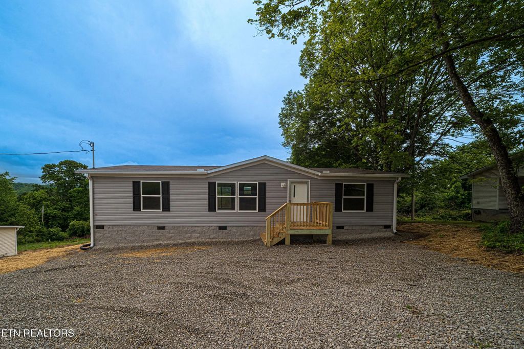 204 Hillside Drive, LaFollette
