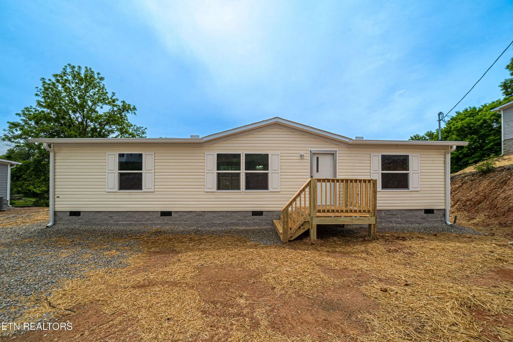 206 Hillside Drive, LaFollette