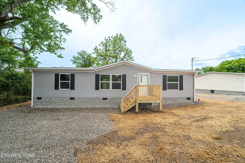 208 Hillside Drive, LaFollette