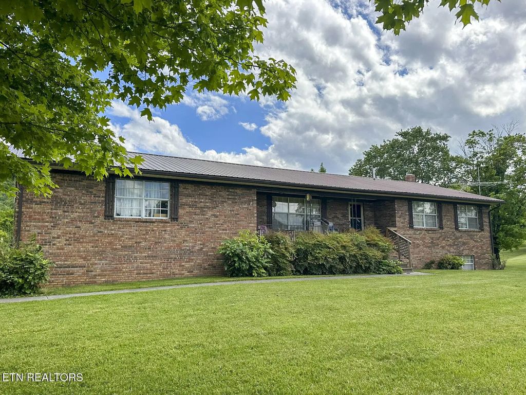 6259 Tennessee 131, Washburn