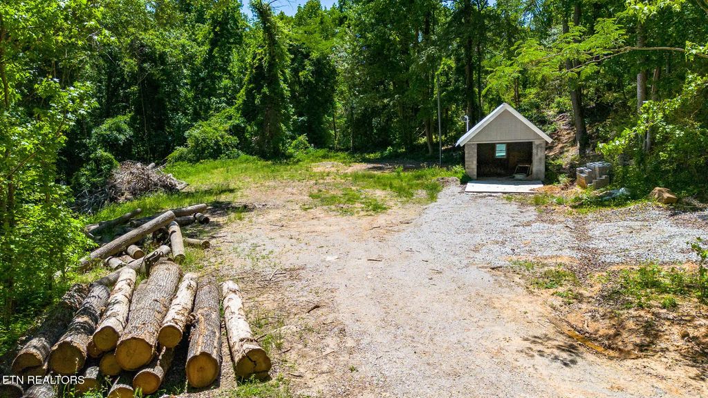 741 Bazel Rd, Harriman