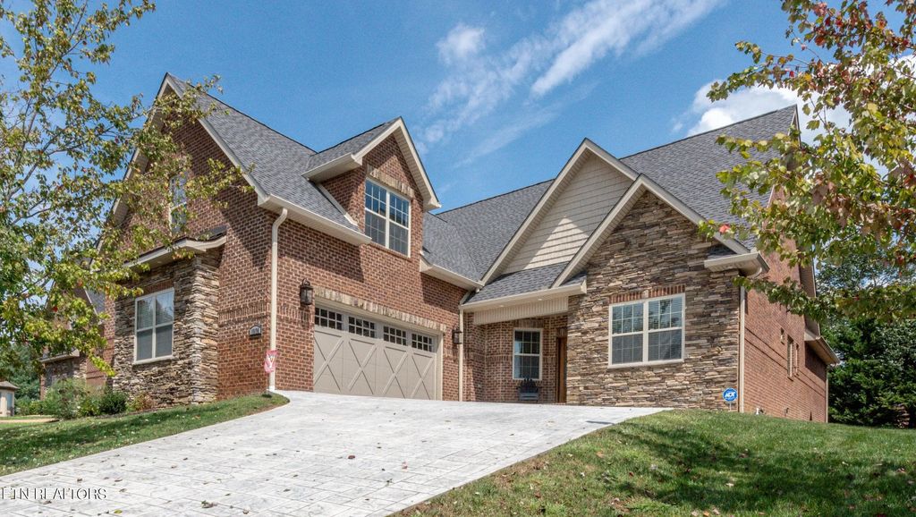 1574 Tsuga Drive, Alcoa