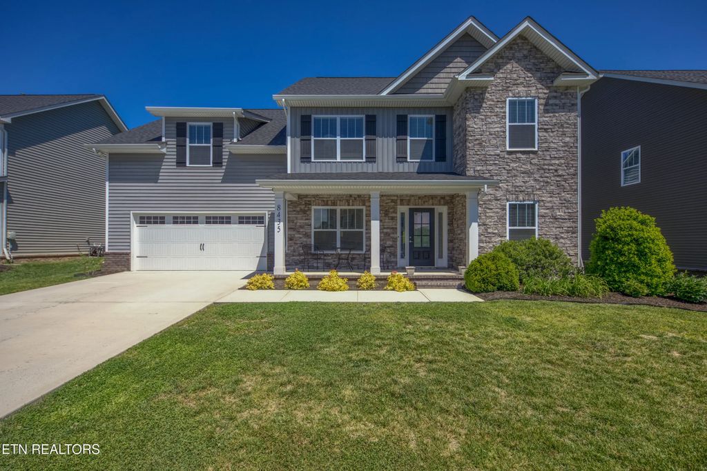 8435 Creek Valley Lane, Knoxville