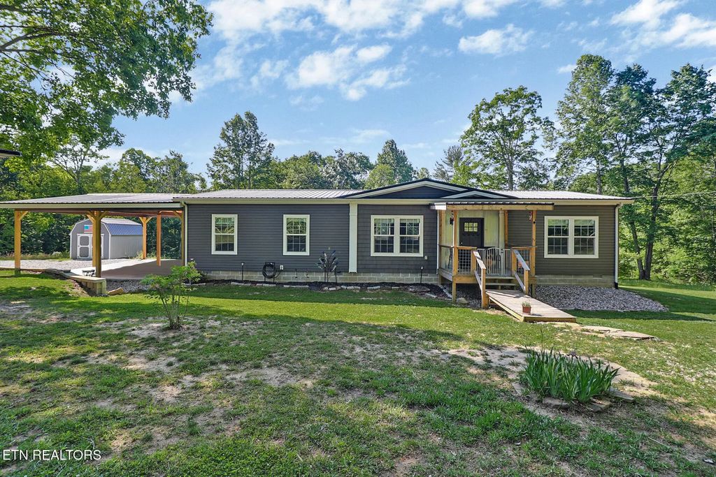 293 Christian Rd, Crossville