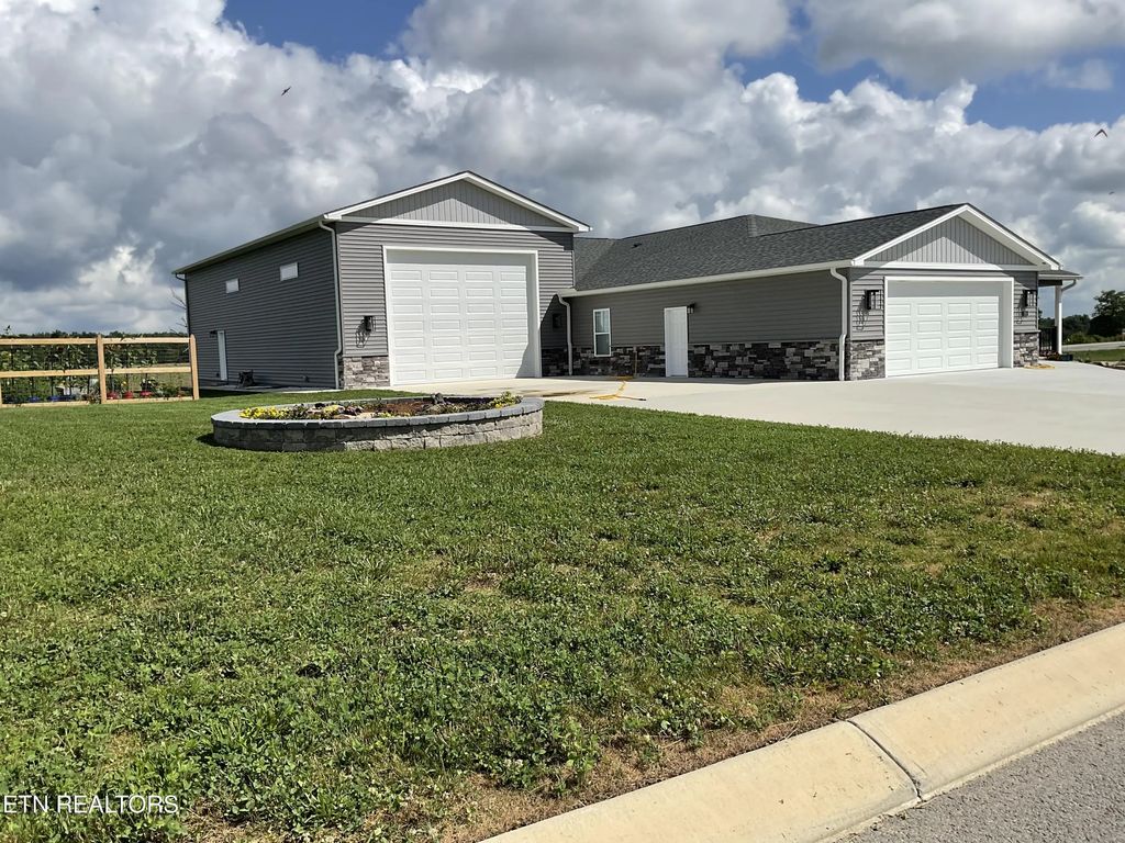 100 Juniper Lane, Crossville