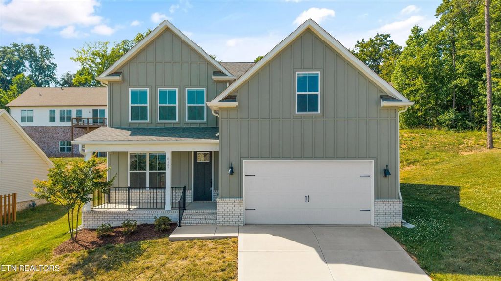 8137 Chapel Hill Lane, Knoxville