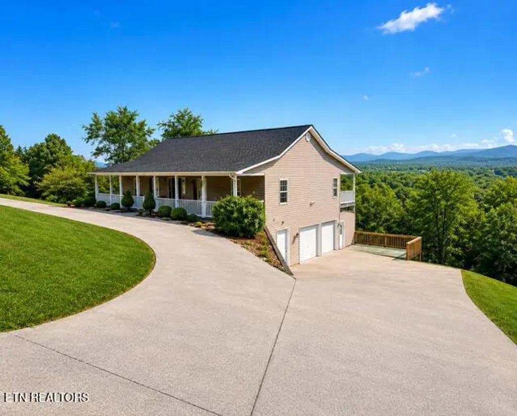 267 Tom Franklin Rd, Jefferson City