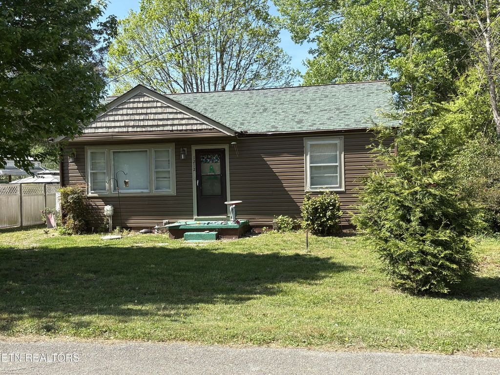 1212 Jones St, Athens