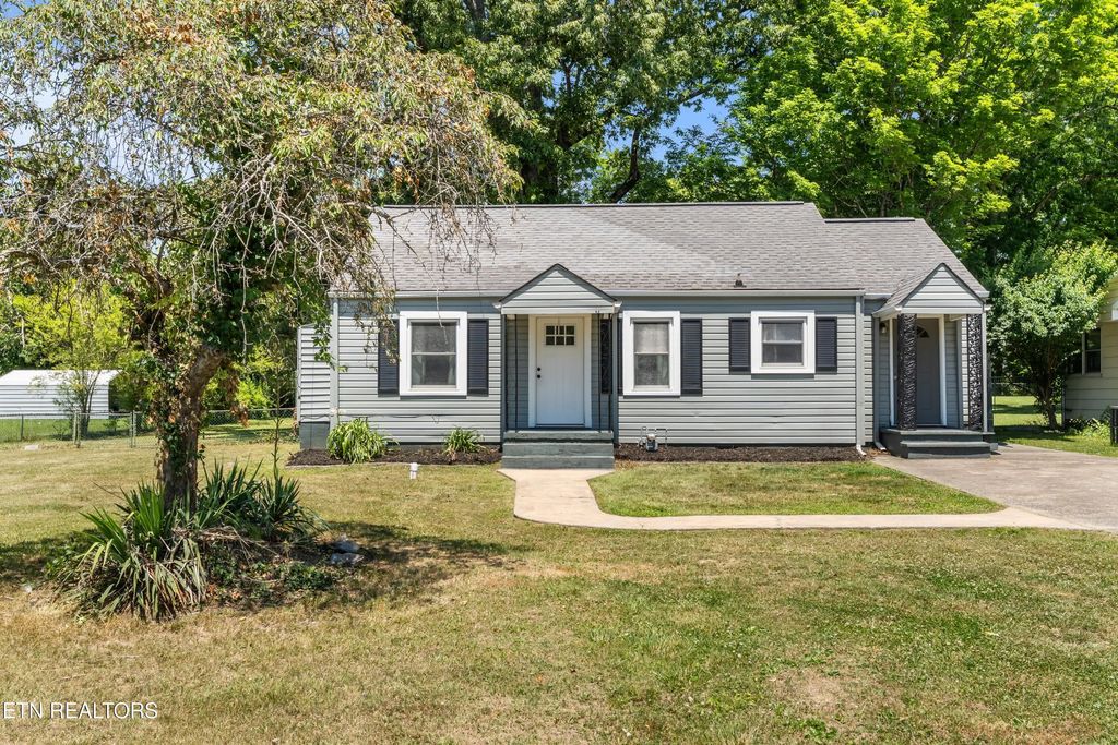 3221 Boright Drive, Knoxville