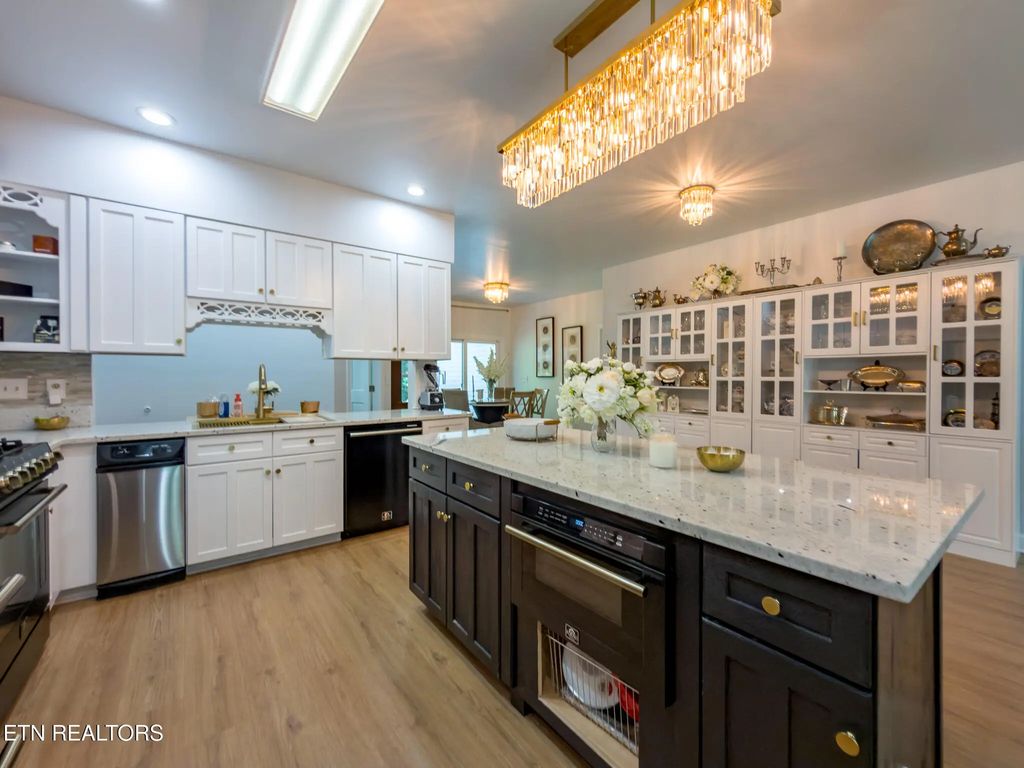 178 Chahyga Way, Loudon
