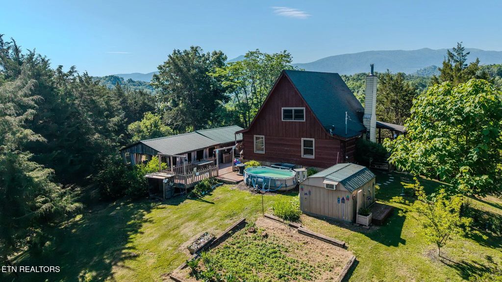 1582 Romary Rd, Dandridge