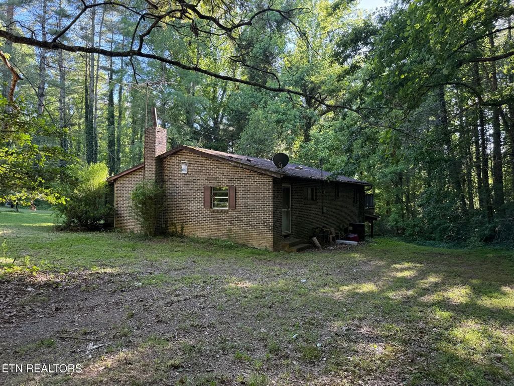 992 Chicken Hollow Rd, Newport