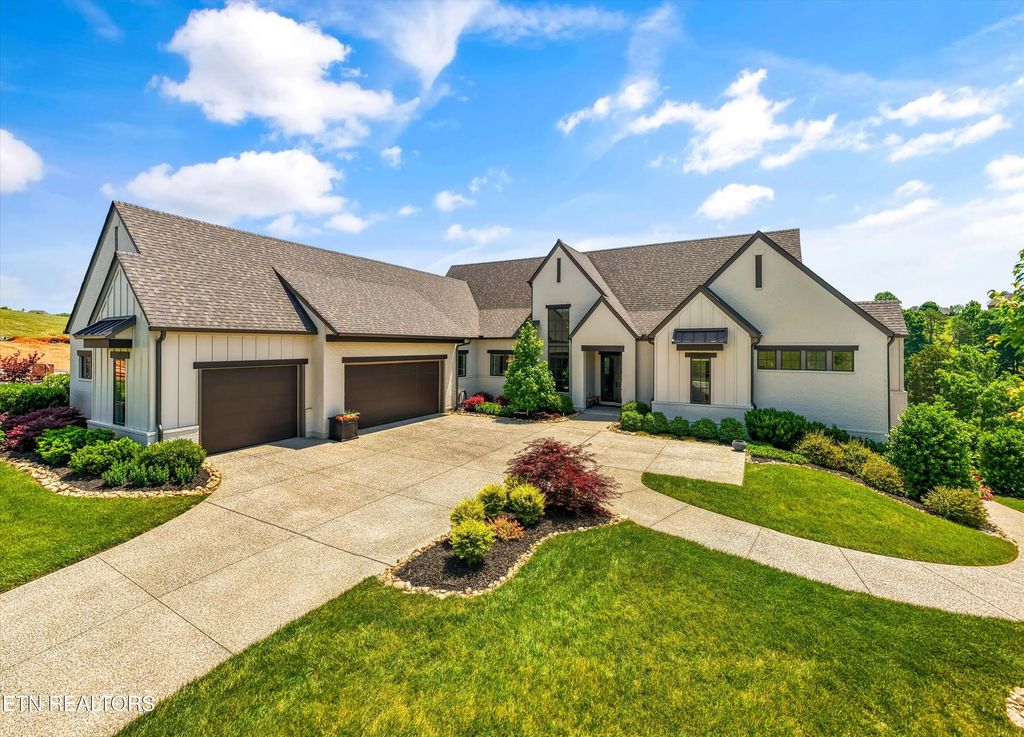 317 Admiral Court, Lenoir City