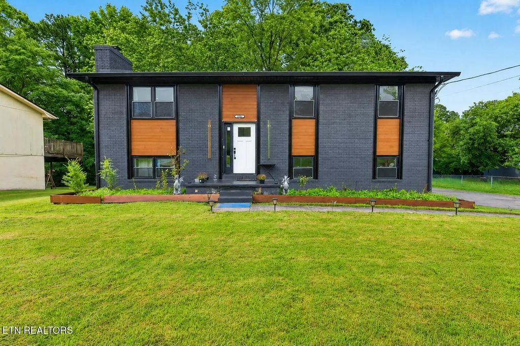 2904 Gordon Place, Knoxville