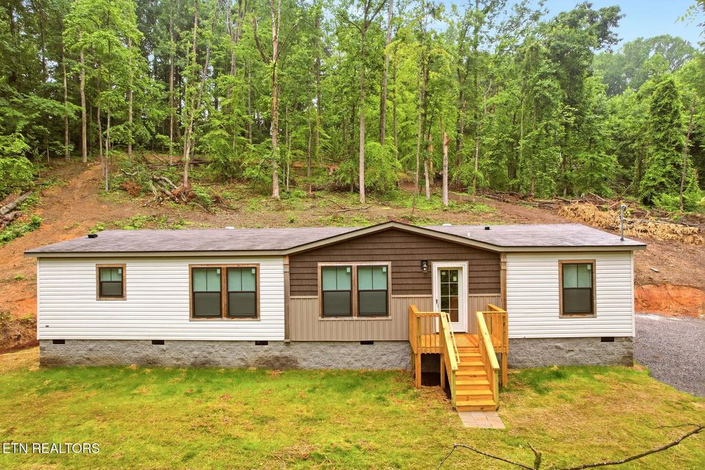 283 Farmers Hollow Rd, Clinton