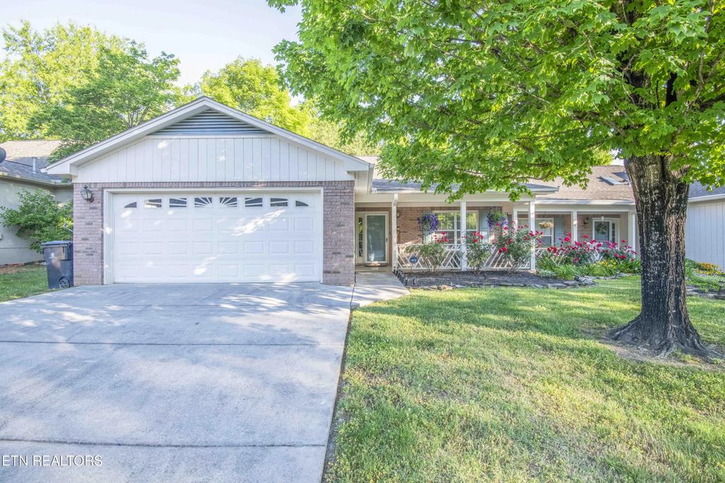 1966 Locarno Drive, Knoxville
