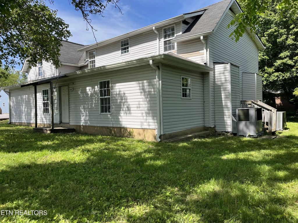 140 Burnett St, Crossville