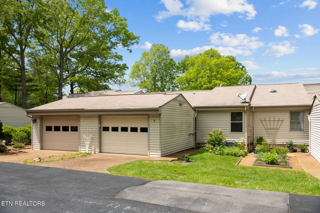 2 Woodland Court, Crossville