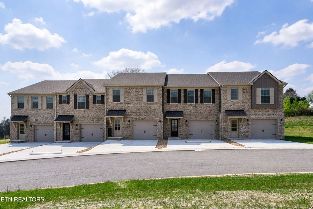 8932 Keenberg Lane, Knoxville