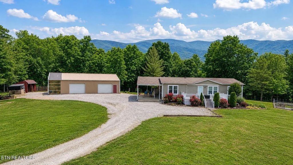 815 Crooked Branch Pvt Rd, Huntsville