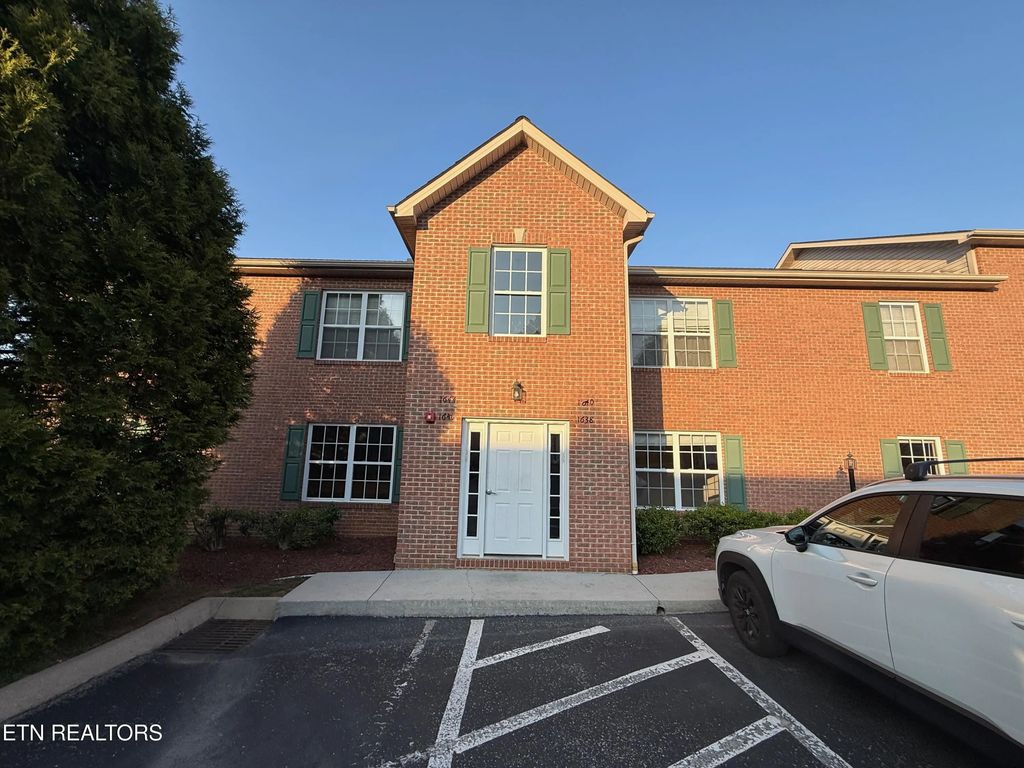 1640 Maple View Way, Knoxville
