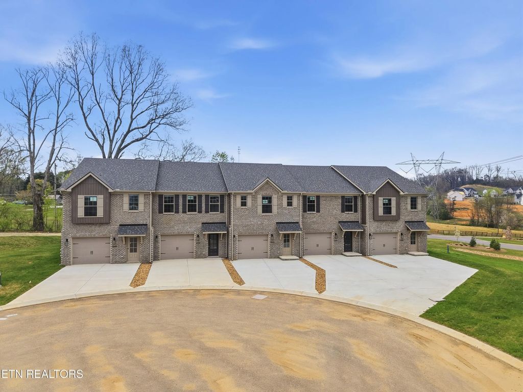 8990 Keenberg Lane, Knoxville