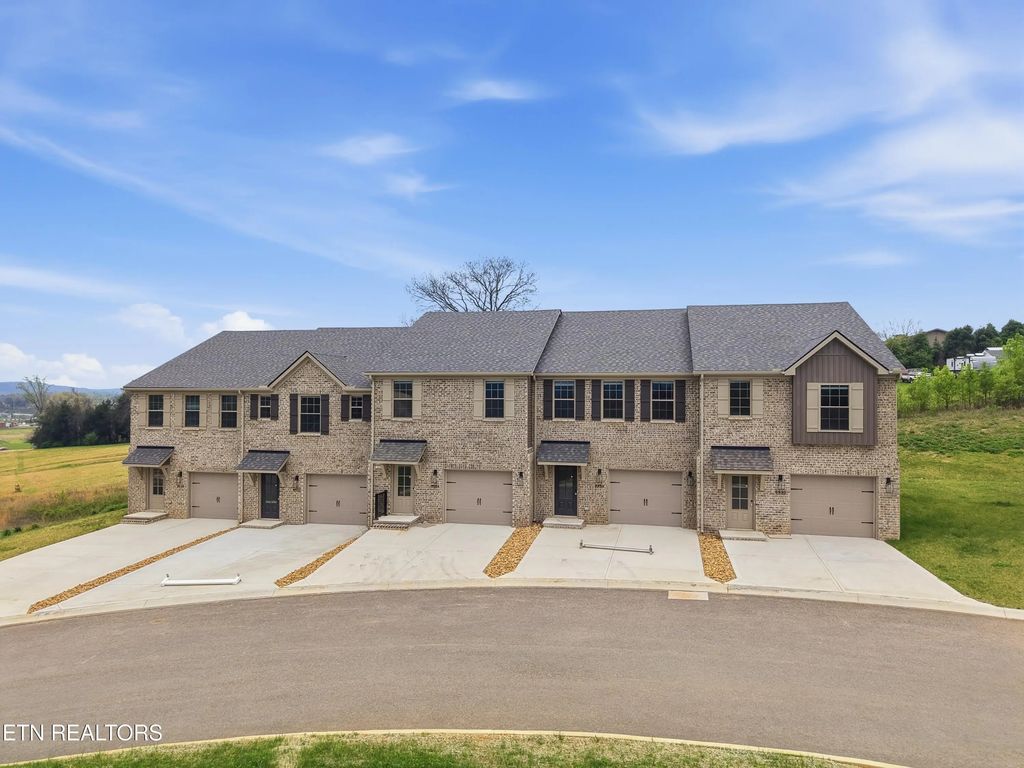 8934 Keenberg Lane, Knoxville