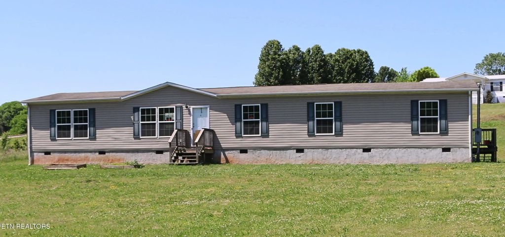 103 Meadow Brook Rd, Sweetwater
