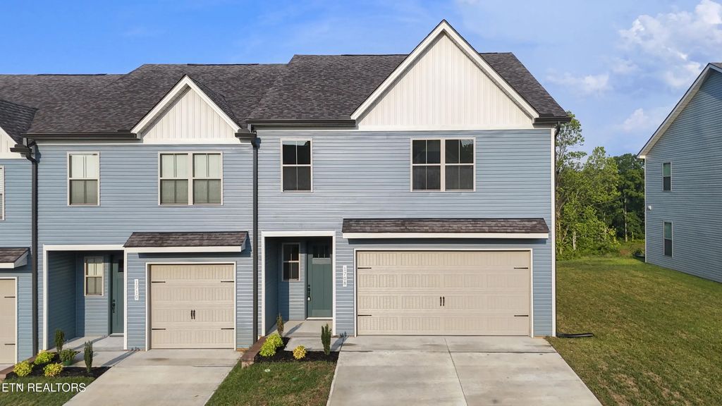 1708 Bennett Village Drive, Maryville