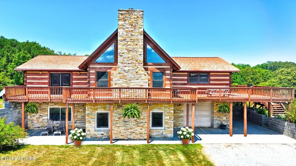 251 Cloud Way, Parrottsville