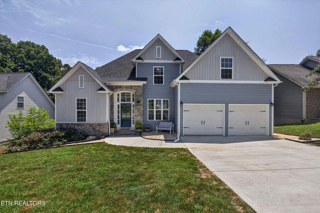 1084 Hillside Lane, Lenoir City