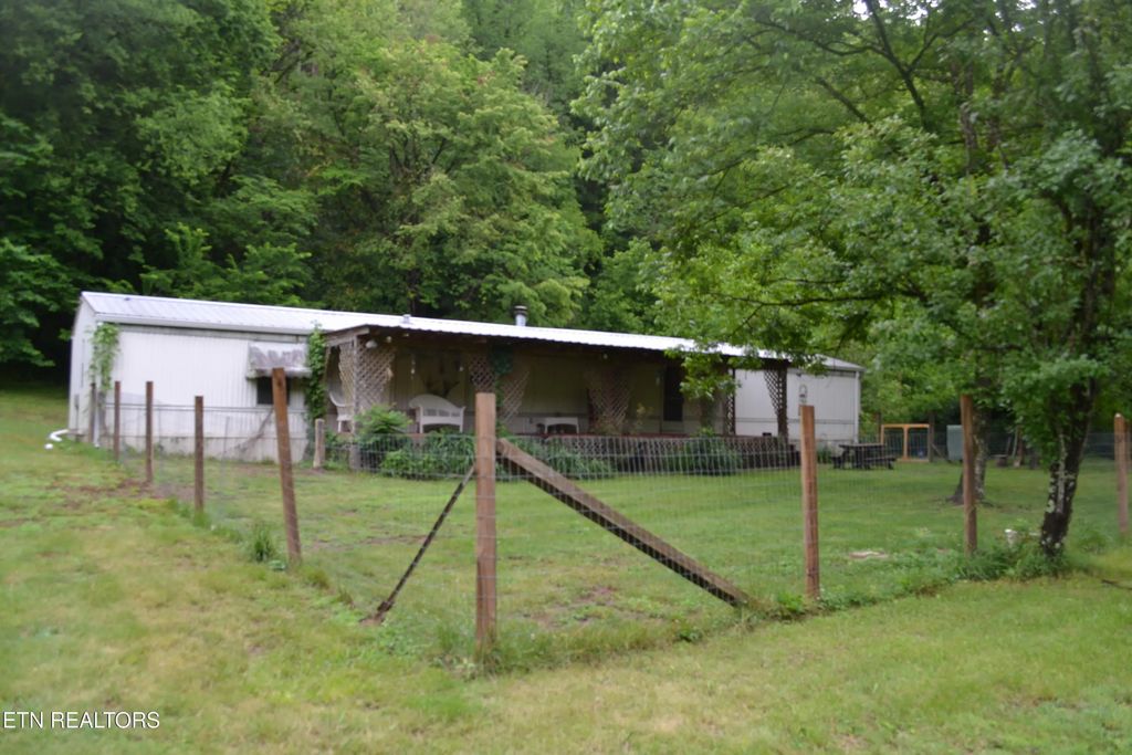 1557 Add Stafford Rd, Hilham