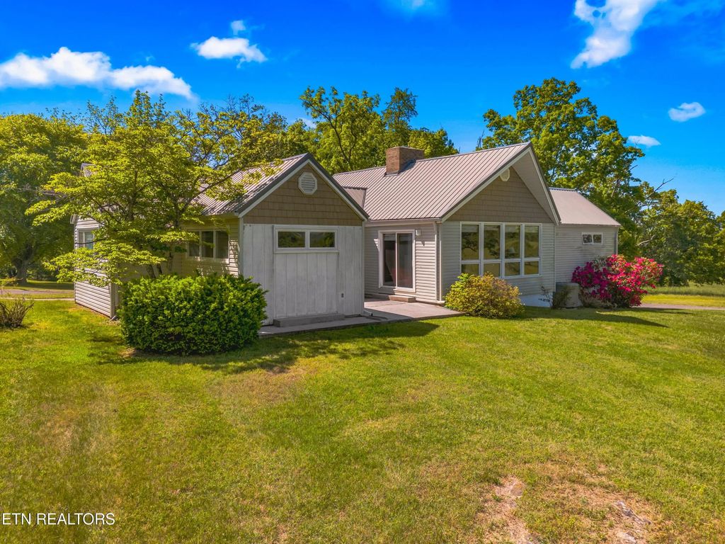 1456 C H Rankin Rd, White Pine