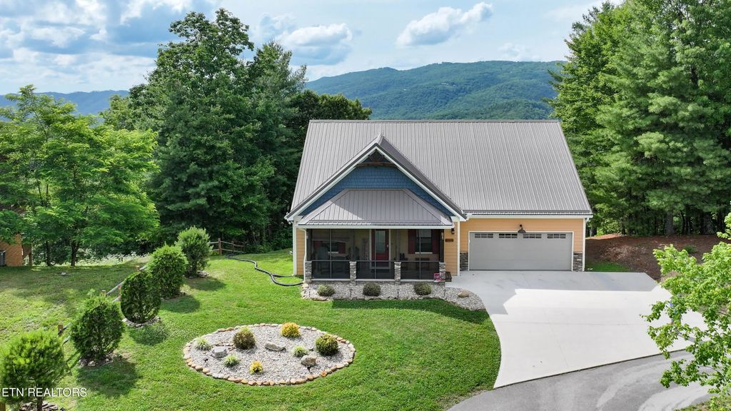4973 Long Rifle Rd, Walland