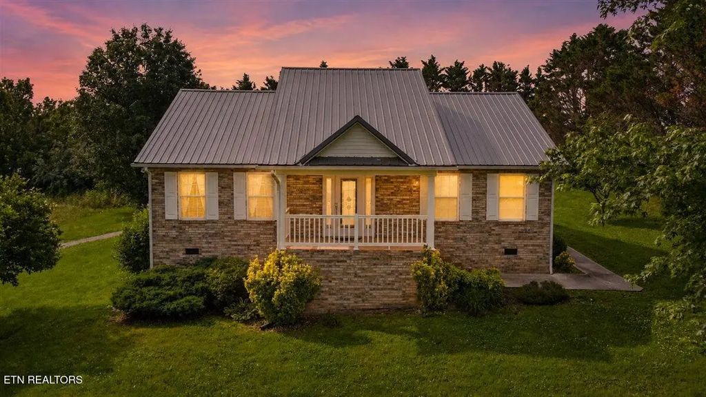 819 Island Ford Rd, Jacksboro
