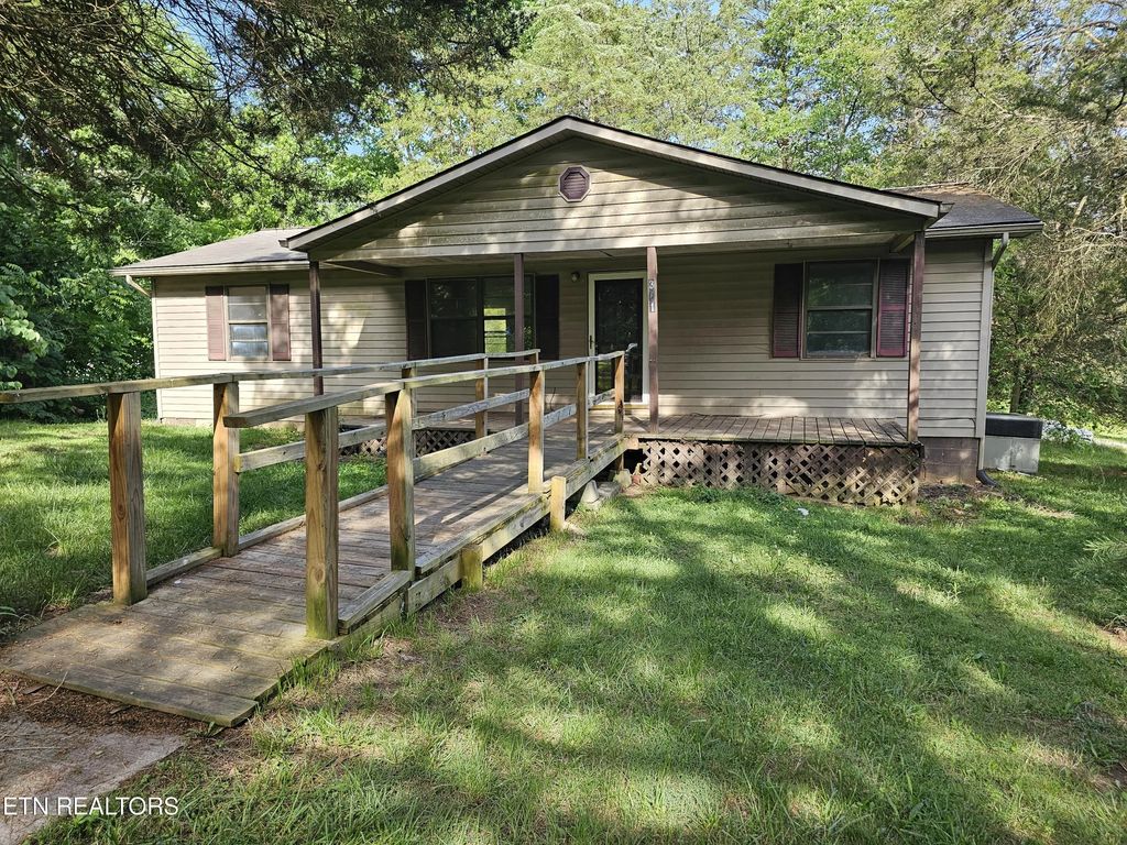 341 Warwick Lane, Maynardville