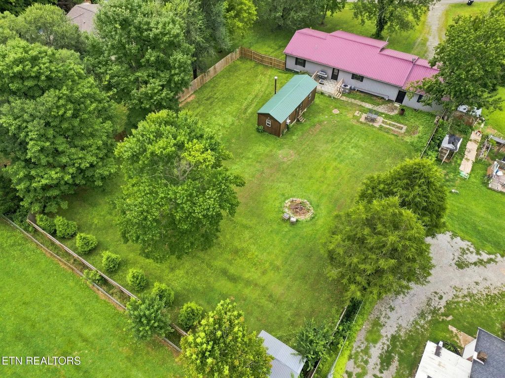151 Pond Rd, Oliver Springs