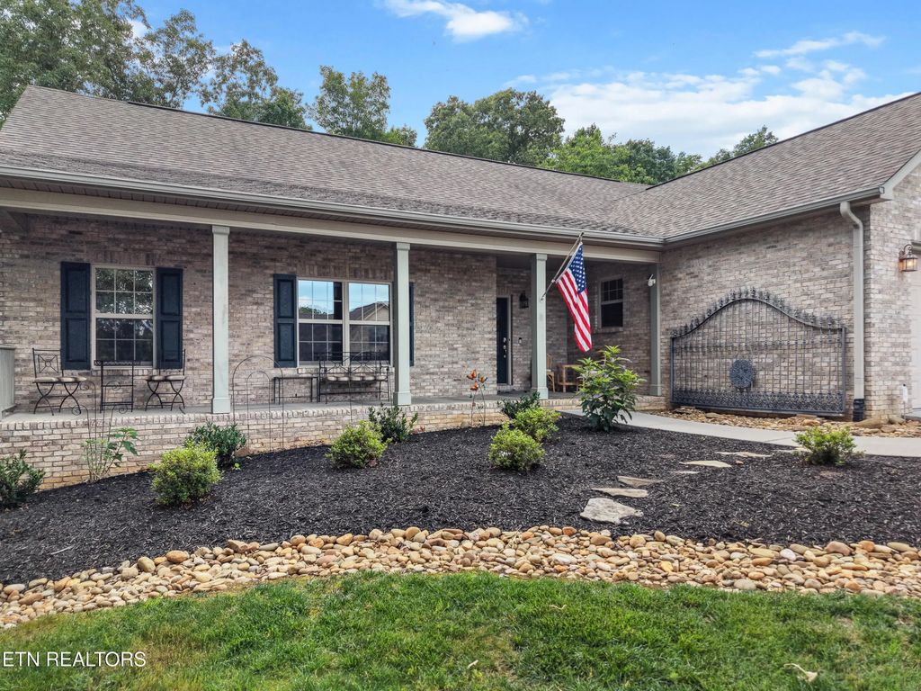 280 Coyatee Drive N, Loudon