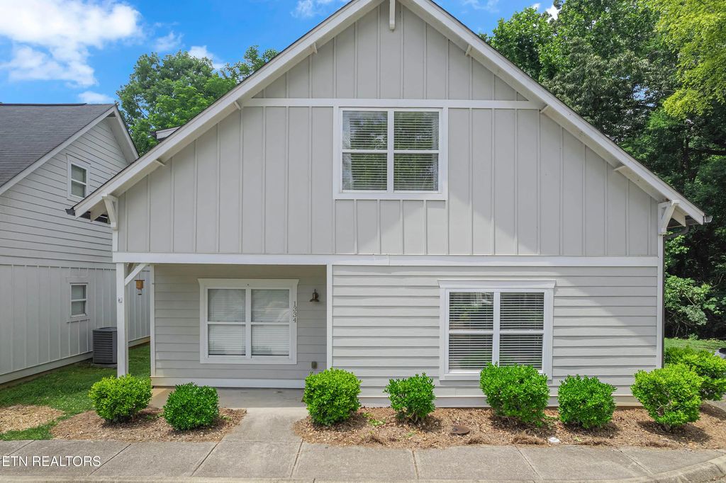 1334 Apple Blossom Way, Knoxville