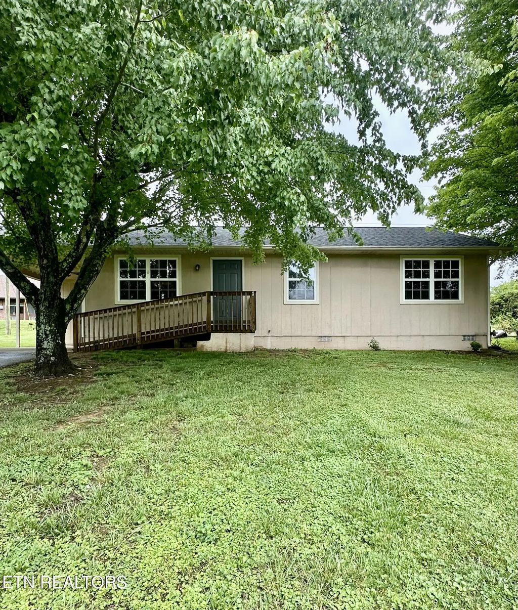 615 Mccartt St, Wartburg