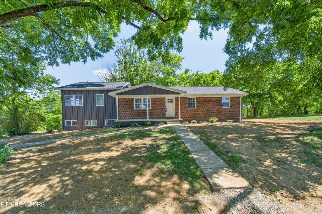 2155 Fairview Rd, Byrdstown