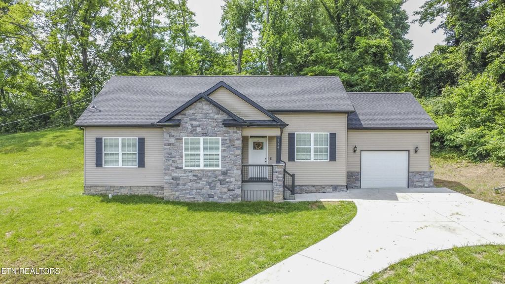 524 Westbury Drive, Clinton