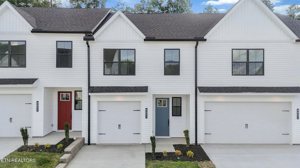 8803 Chapman Trace Way, Knoxville