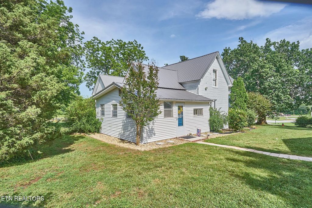 141 Pine St, Greenback
